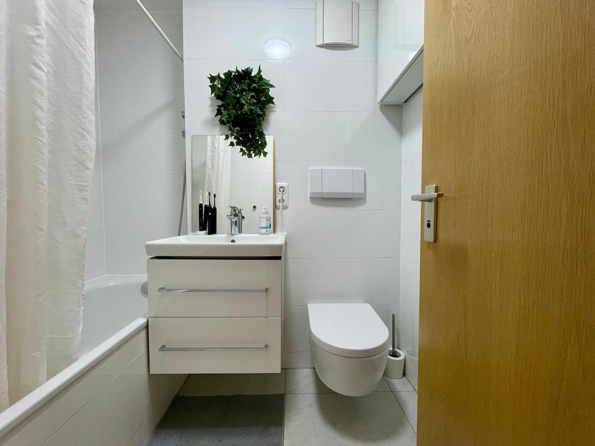 Apartment Cozy, Well Located